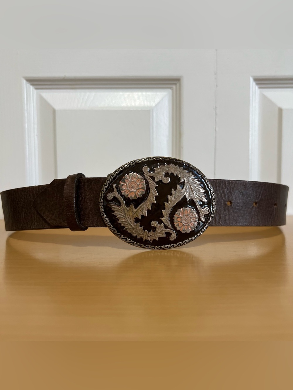 Streets Ahead Women's Brown Leather Belt with Ornate Oval Buckle Size Small USA